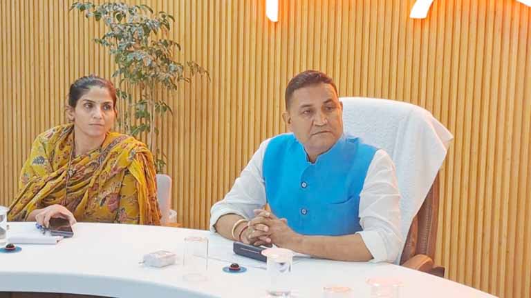 मंत्री राम सिंह कैड़ा ने कुंभ मेले के निर्माण कार्यों की समीक्षा की, पारदर्शिता और गुणवत्ता पर दिया जोर