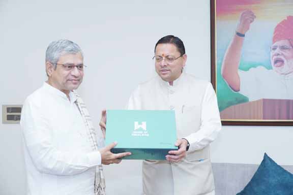 मुख्यमंत्री ने केंद्रीय रेल मंत्री से रेल परियोजनाओं एवं कनेक्टिविटी विस्तार पर की चर्चा